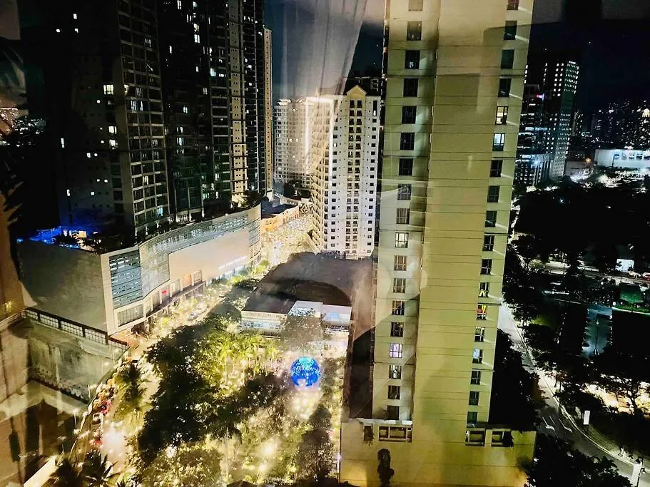 Tarzan In The City! In Avant Bgc Parking With Fee Manila 0*,