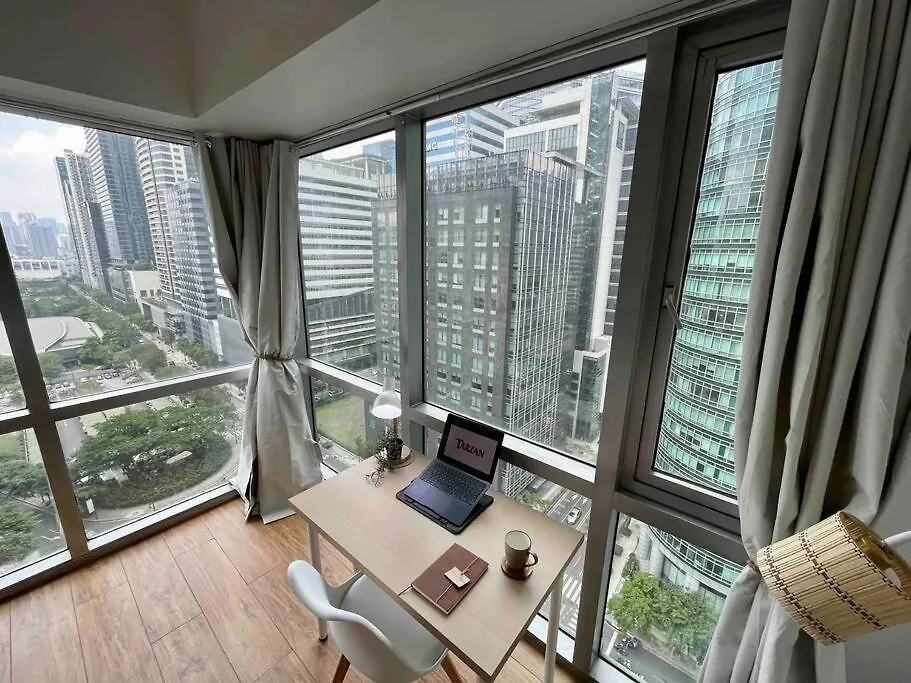 Tarzan In The City! In Avant Bgc Parking With Fee Manila Apartment